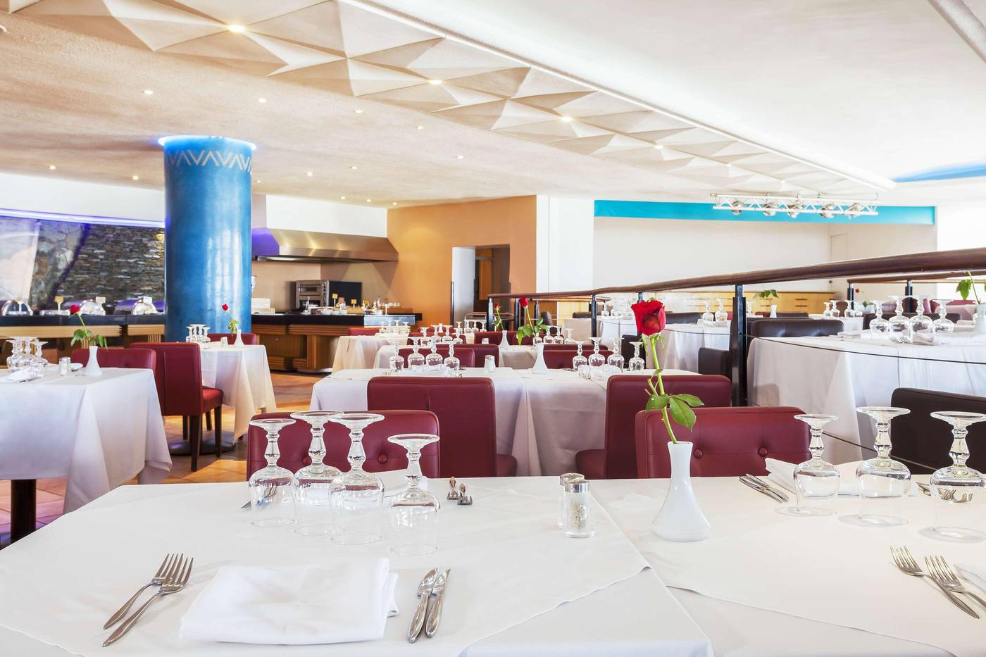 Atlas-Amadil-Beach-Aqua-Sun-Room-48