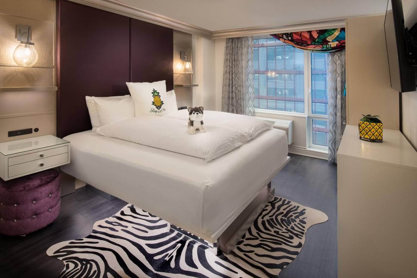 Staypineapple--An-Artful-Hotel--Midtown-New-York-Room-9