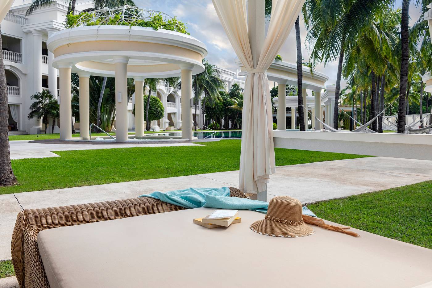 Iberostar-Grand-Paraiso-All-Inclusive-Pool-8