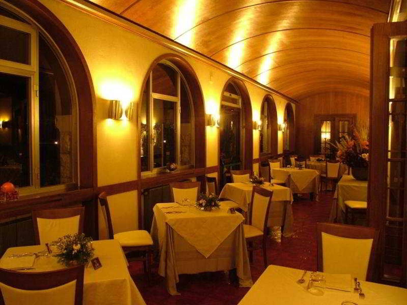 LH Hotel & Ristorante del Lago-Italy-SCANNO-Restaurant-6