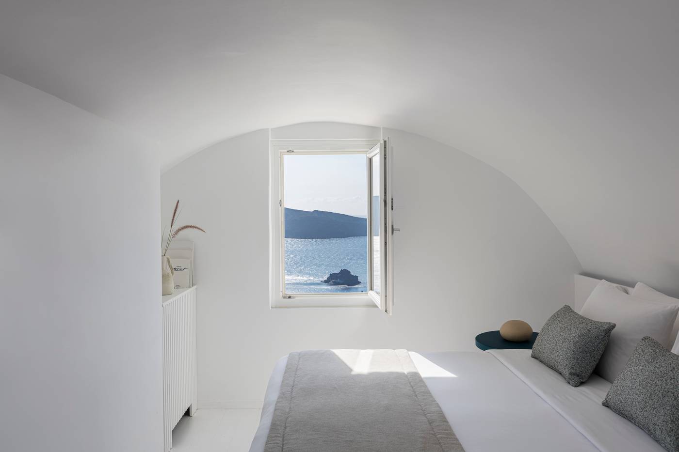 Canaves-Oia-Suites---Adults-Only-Room-25