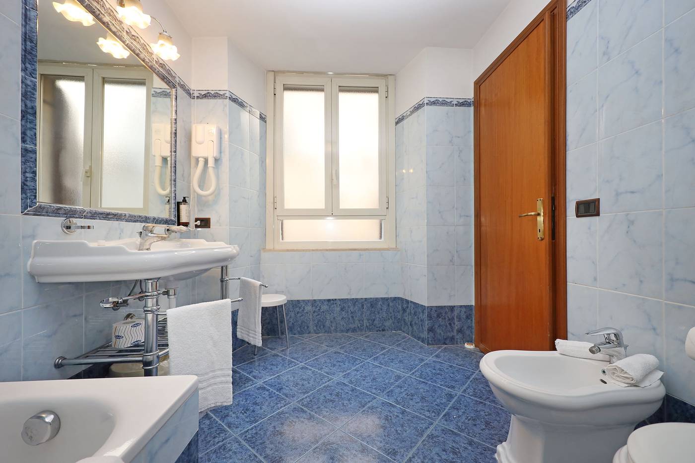 Rimini-Hotel-Room-36