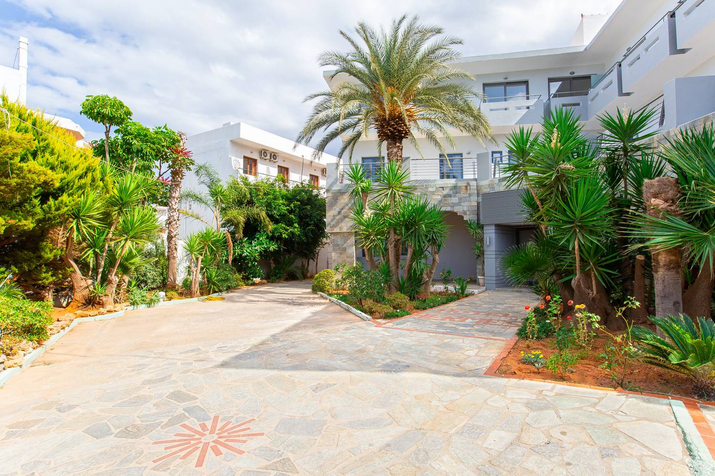 Hermes-Hotel-Lobby-4