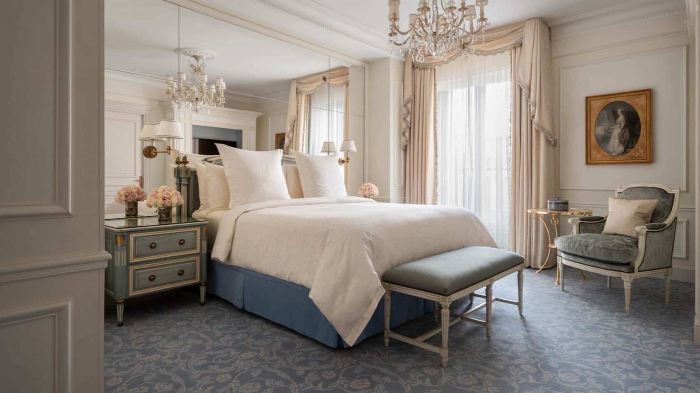 Four-Seasons-Hotel-Paris-Room-20