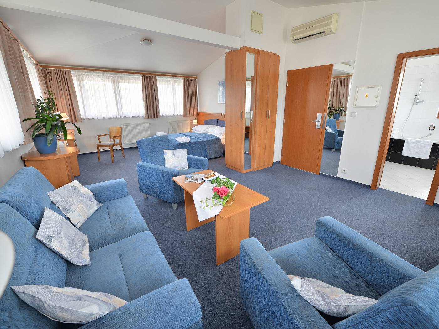 EA-hotel-Populus-Room-9