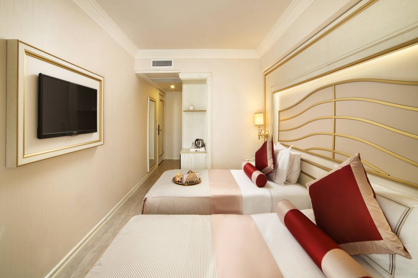 Halifaks-Hotel-Room-7