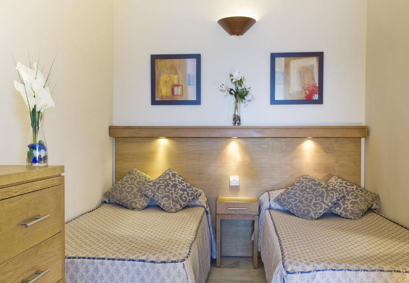 Sunset-Beach-Club-Room-28