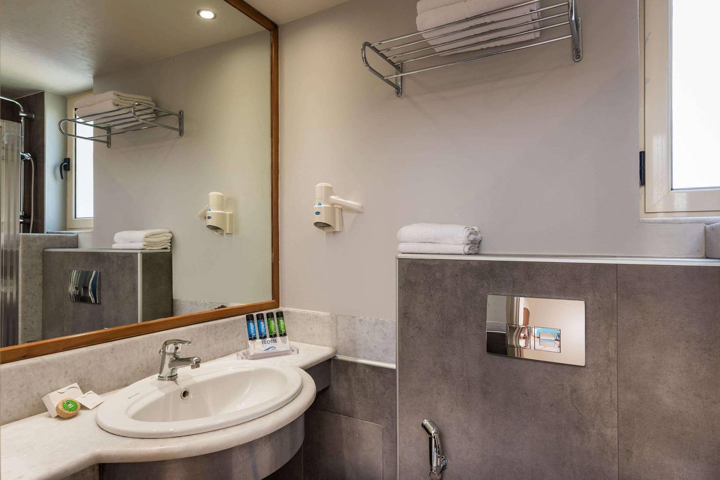 Elotis-Suites-Room-53