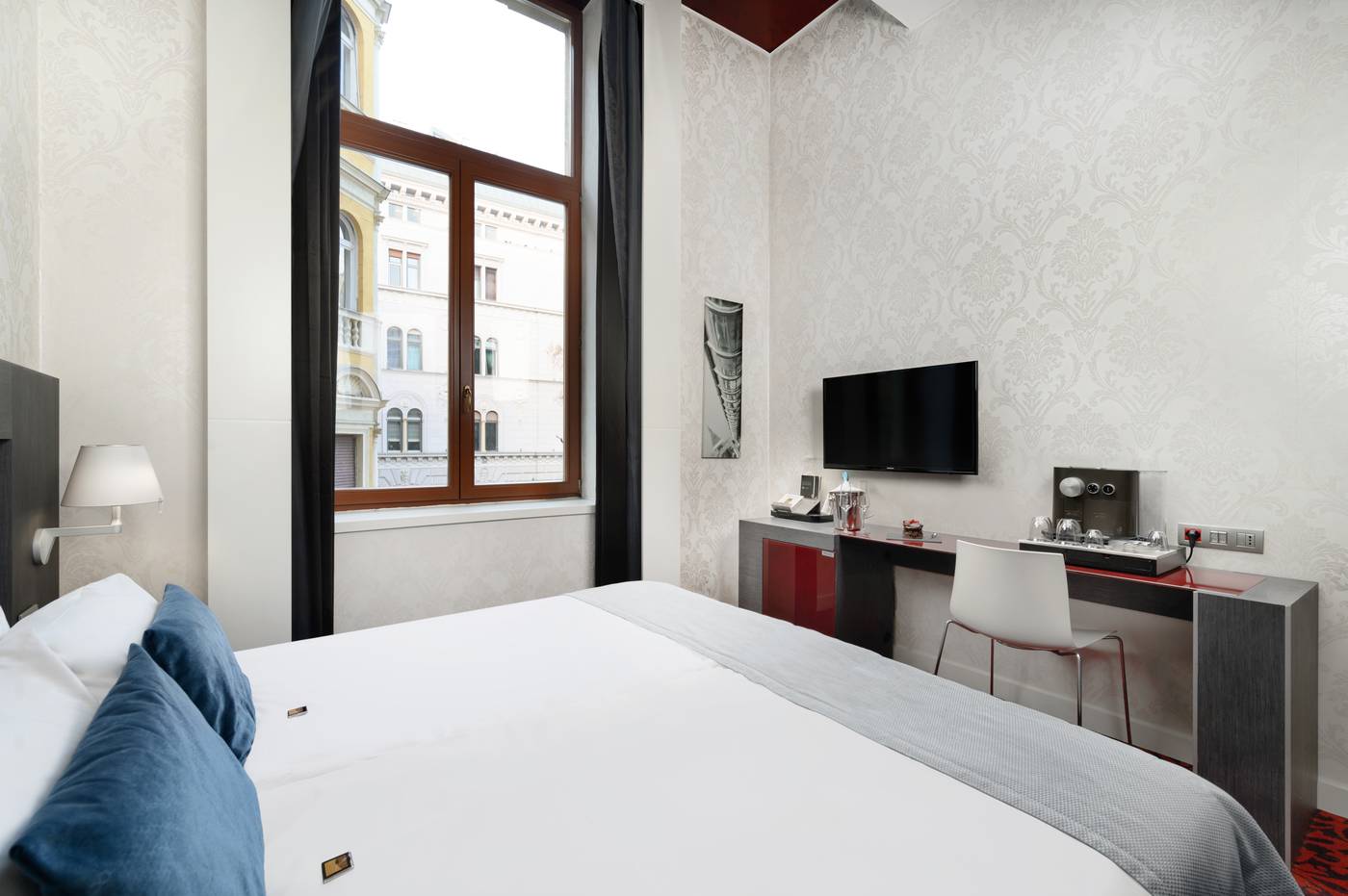 Eurostars-Palazzo-Zichy-Room-9