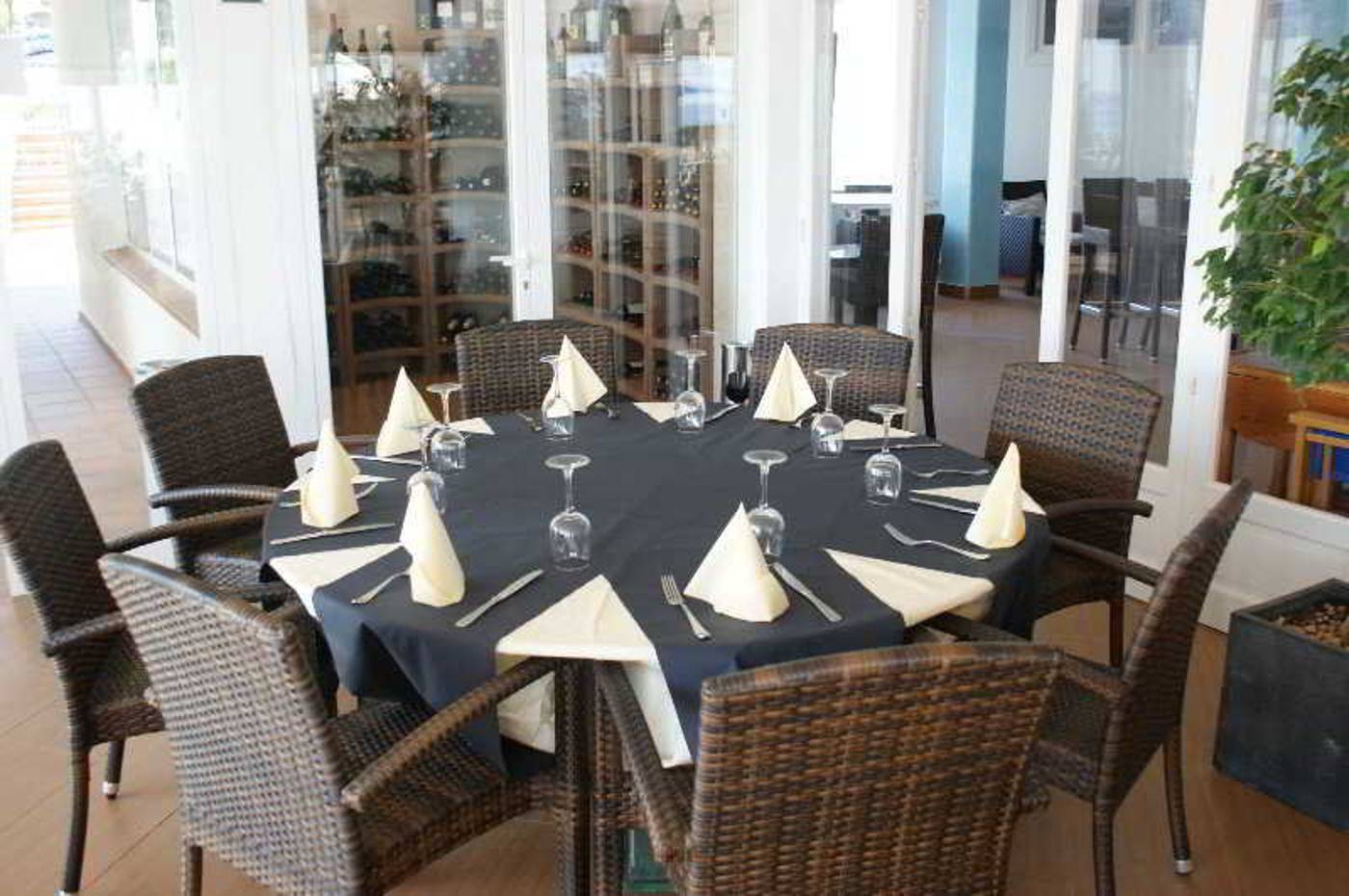 Vistamar-Restaurant-24