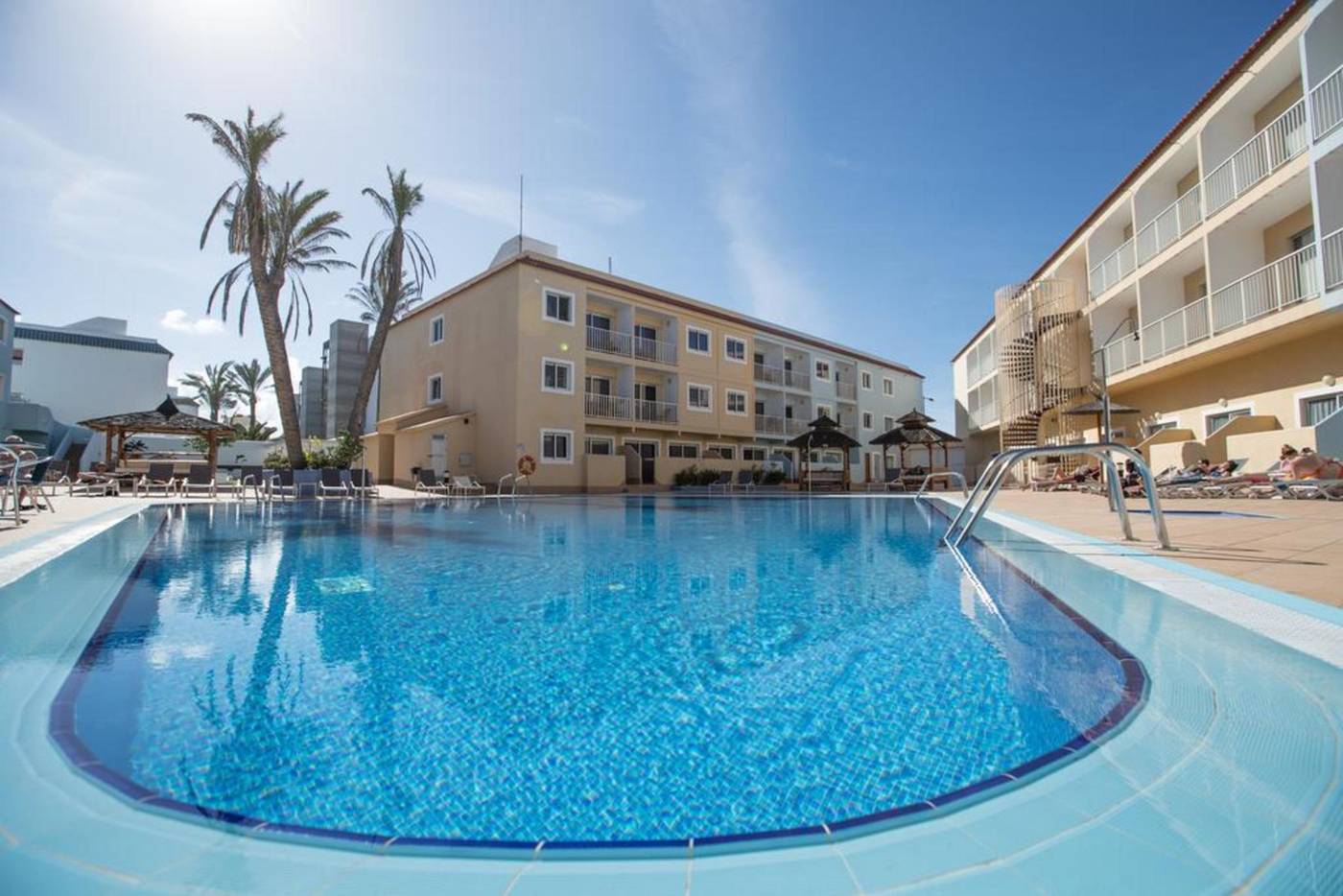 Surfing-Colors-Corralejo-Pool-6