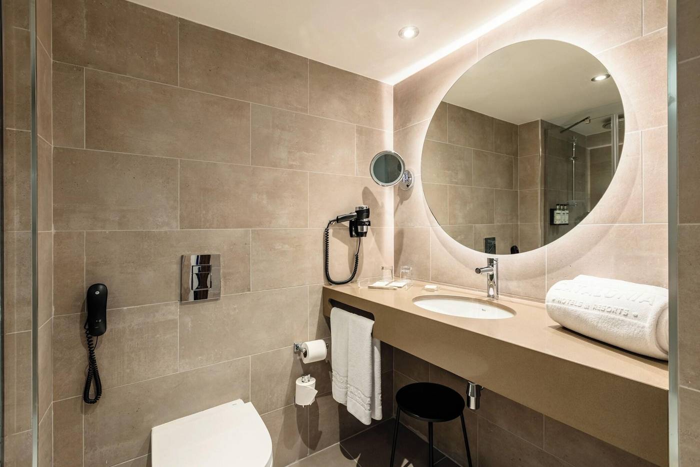 Catalonia-Oro-Negro-Room-33