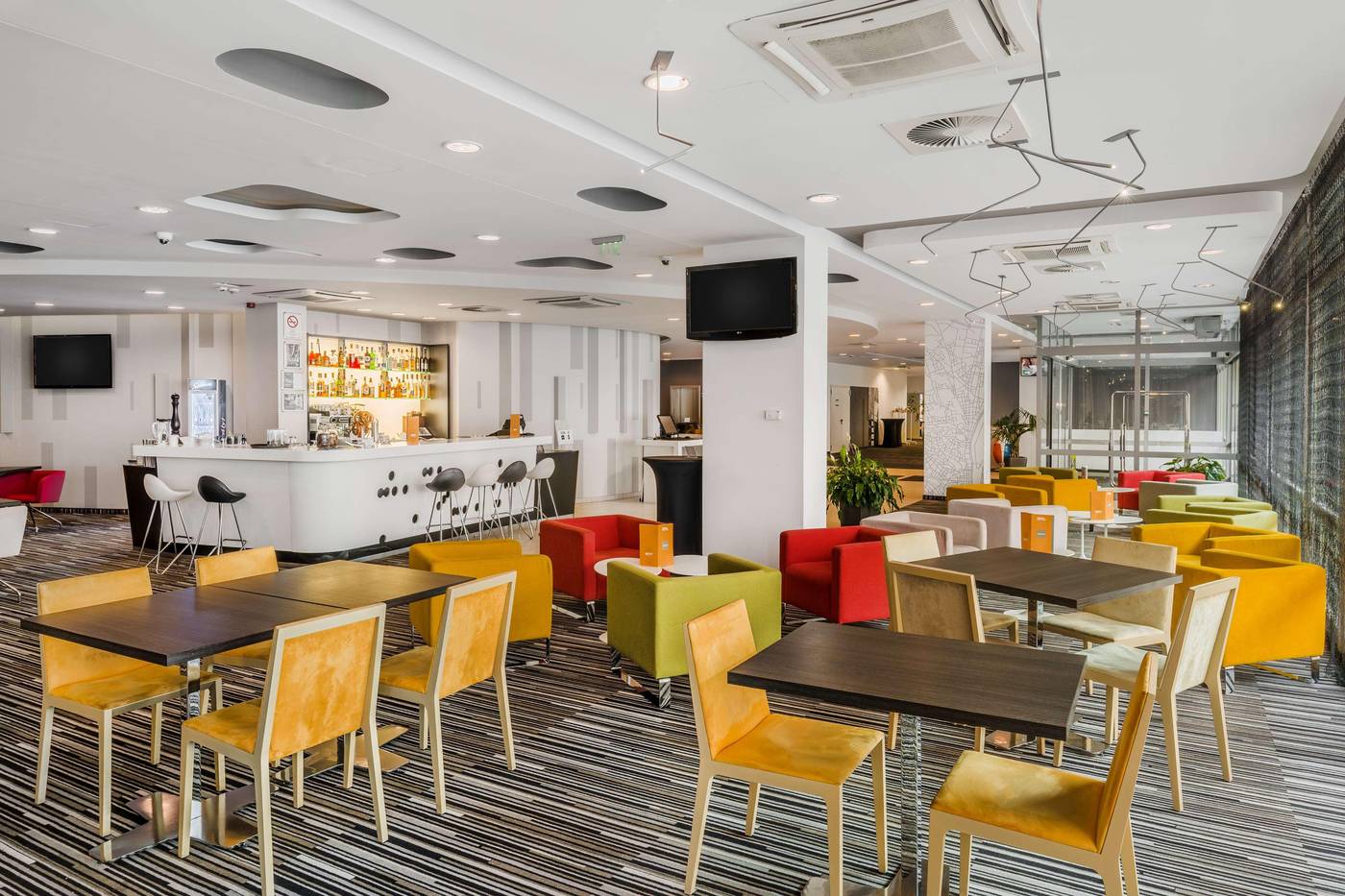 Park-Inn-by-Radisson-Budapest-Bar-10