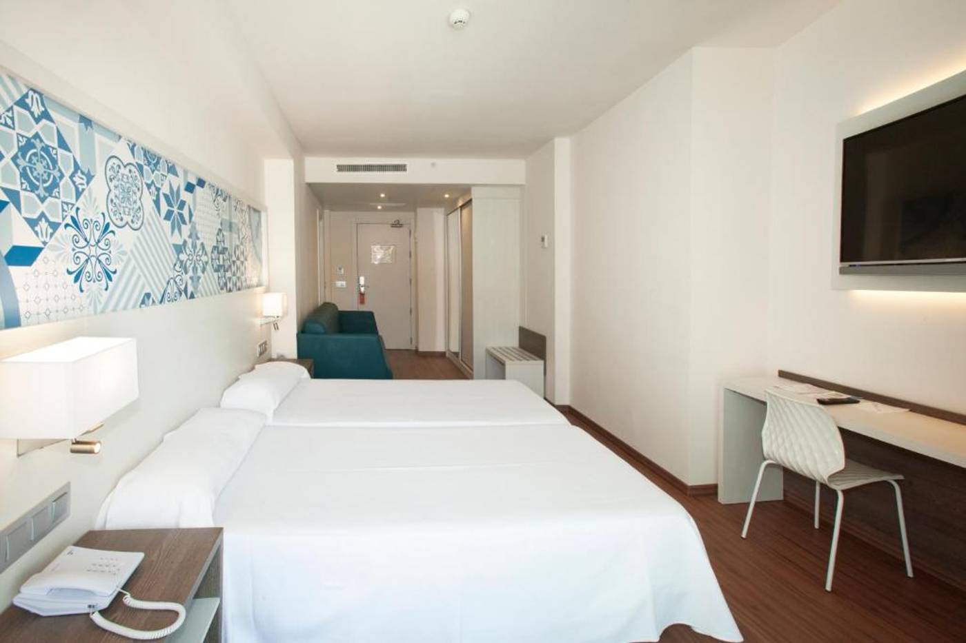 Port-Benidorm-Room-14