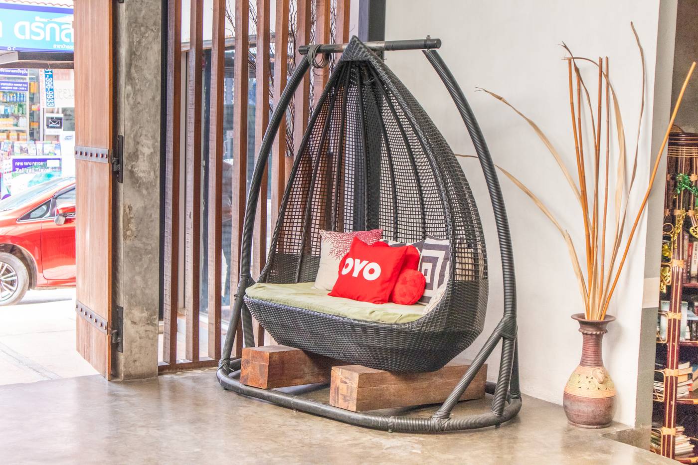 The-Album-Loft-nanai-Lobby-10