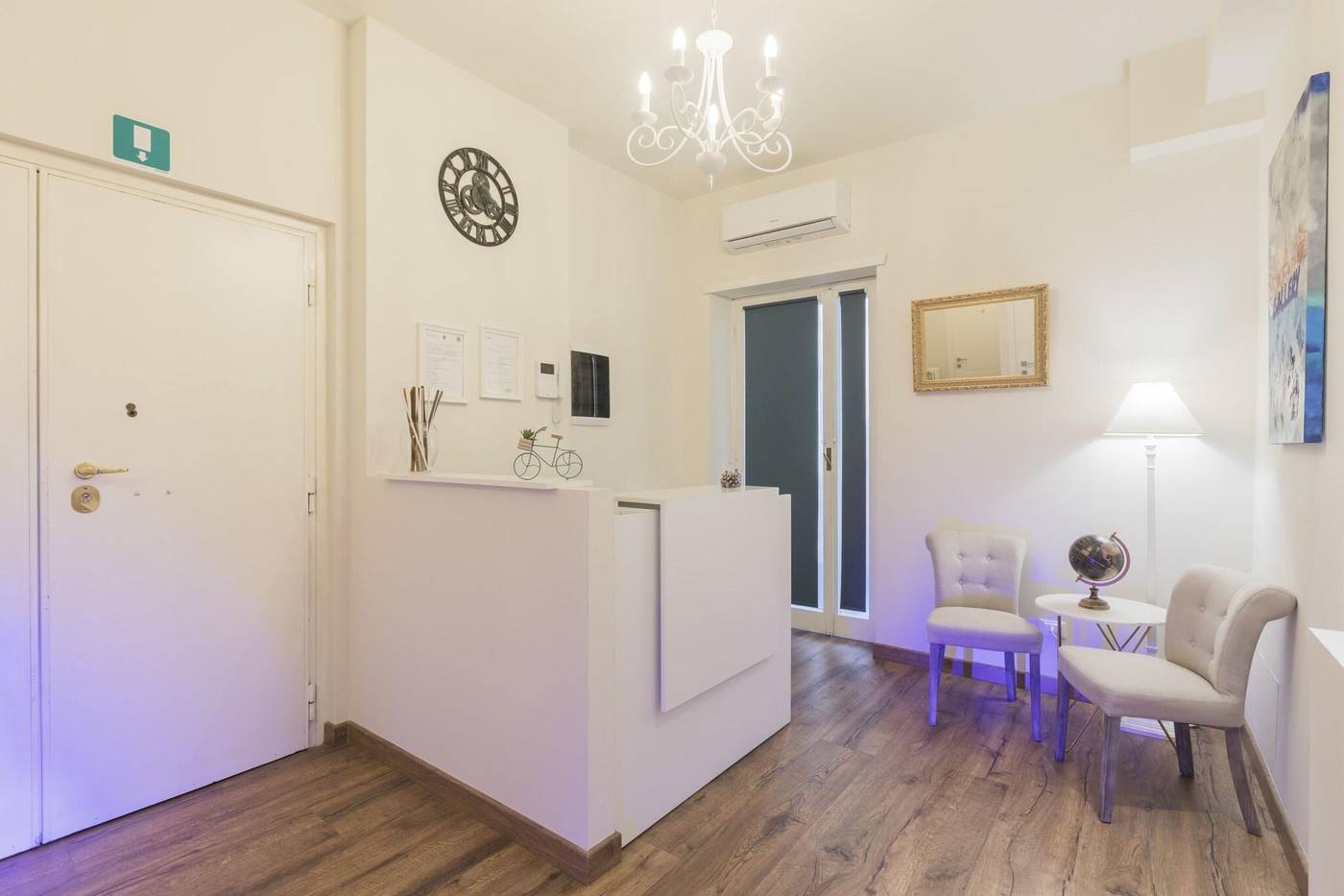 Trastevere-Gallery-Suites-Lobby-17