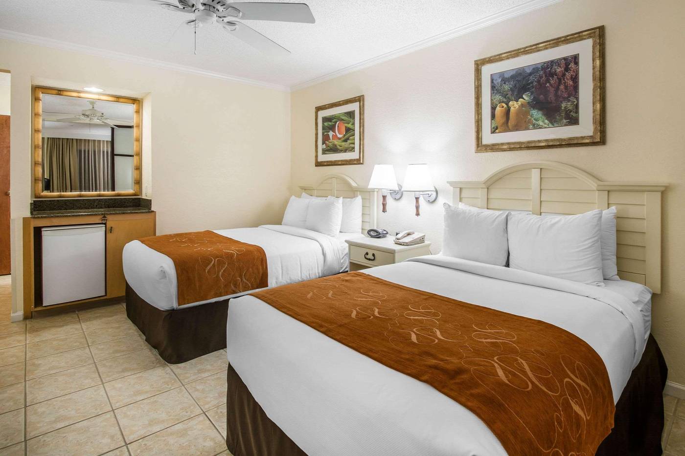 Comfort-Suites-Paradise-Island-Room-26