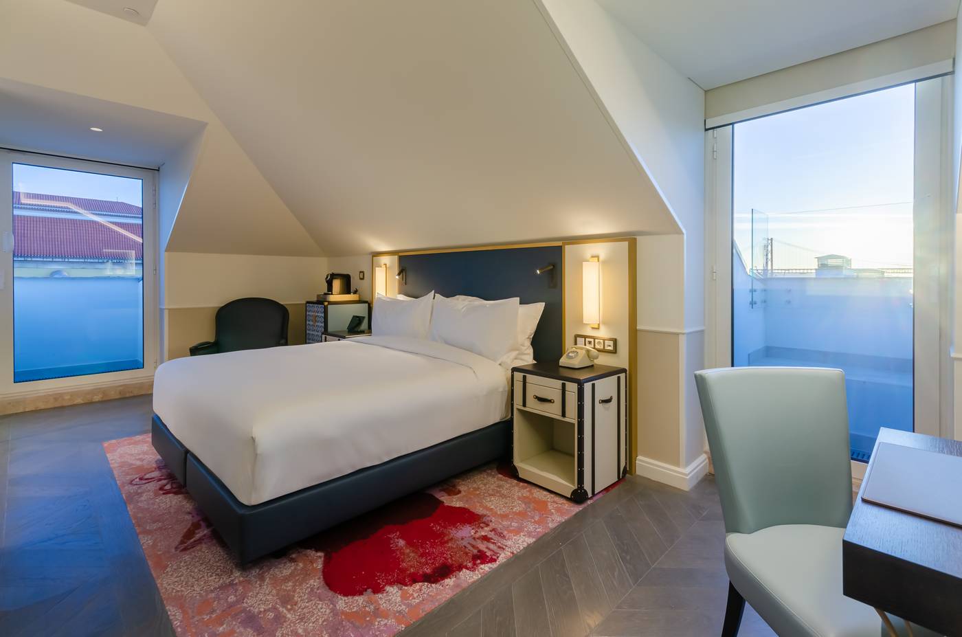 The-Emerald-House-Lisbon--Curio-Collection-by-Hilt-Room-10