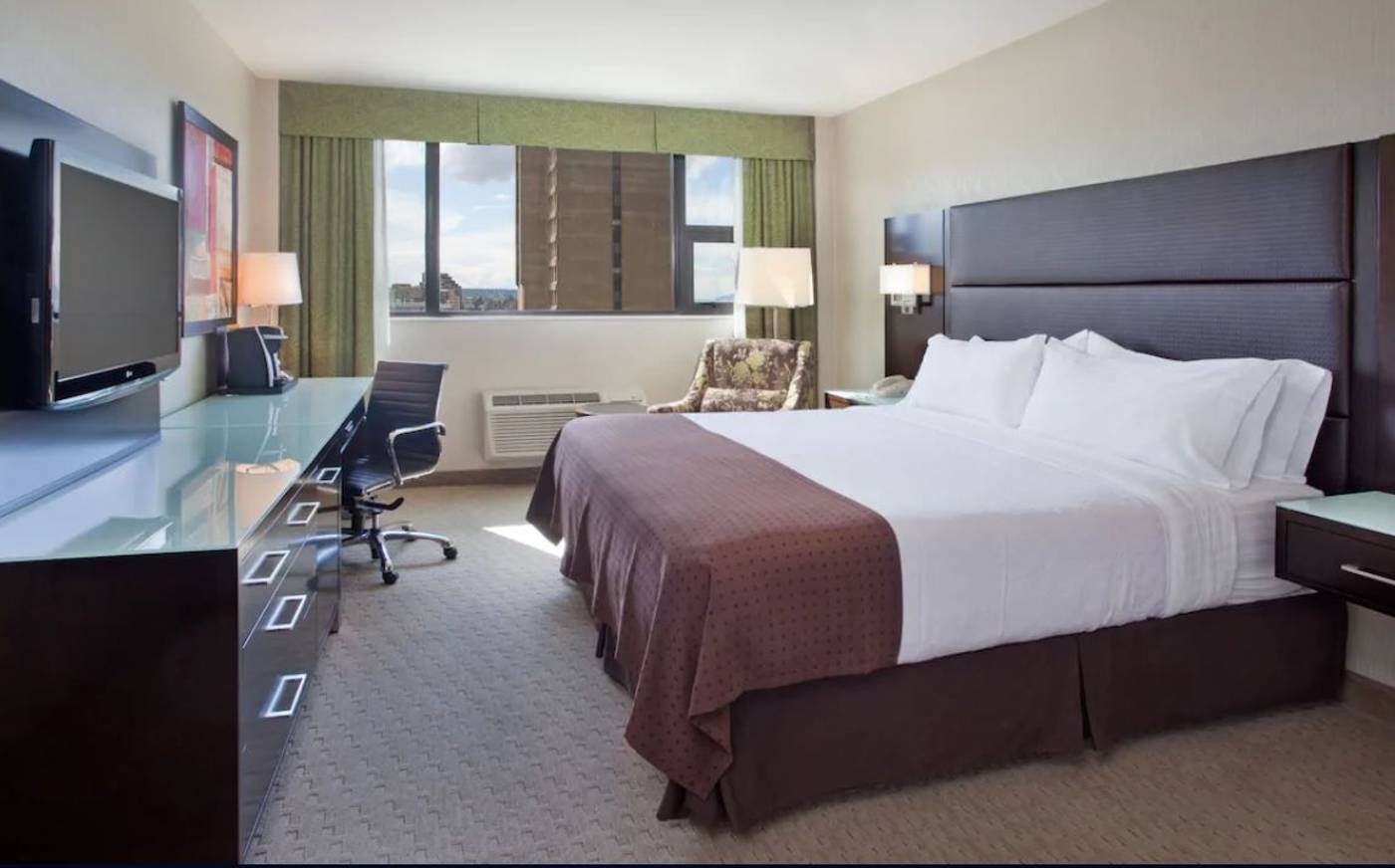 Holiday-Inn-Vancouver-Centre--Broadway--Room-23