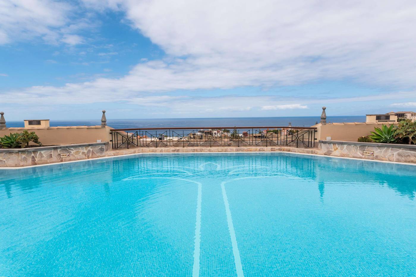 Hotel-GF-Gran-Costa-Adeje-Pool-9