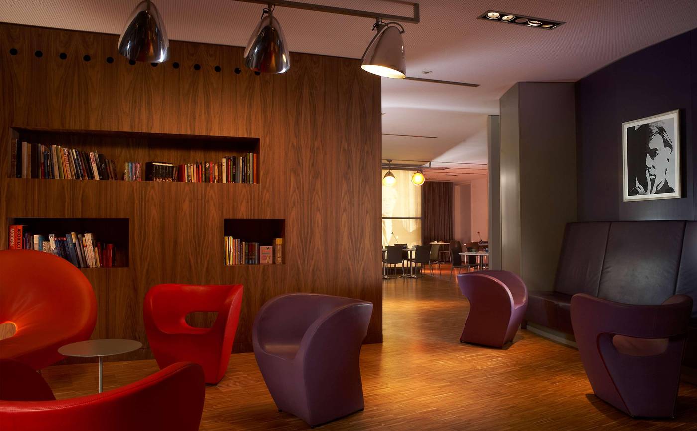 Park-Plaza-Berlin-Lobby-12