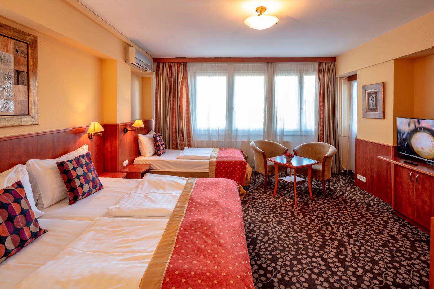 Hotel-Charles-Room-22