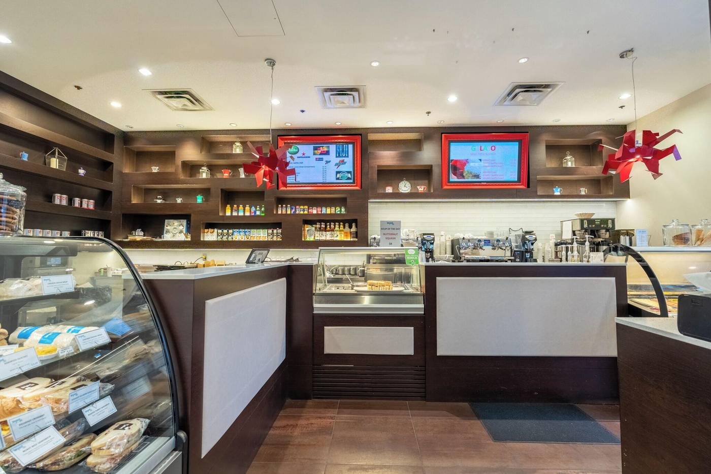 Century-Plaza-Hotel---Spa-Vancouver-Bar-21