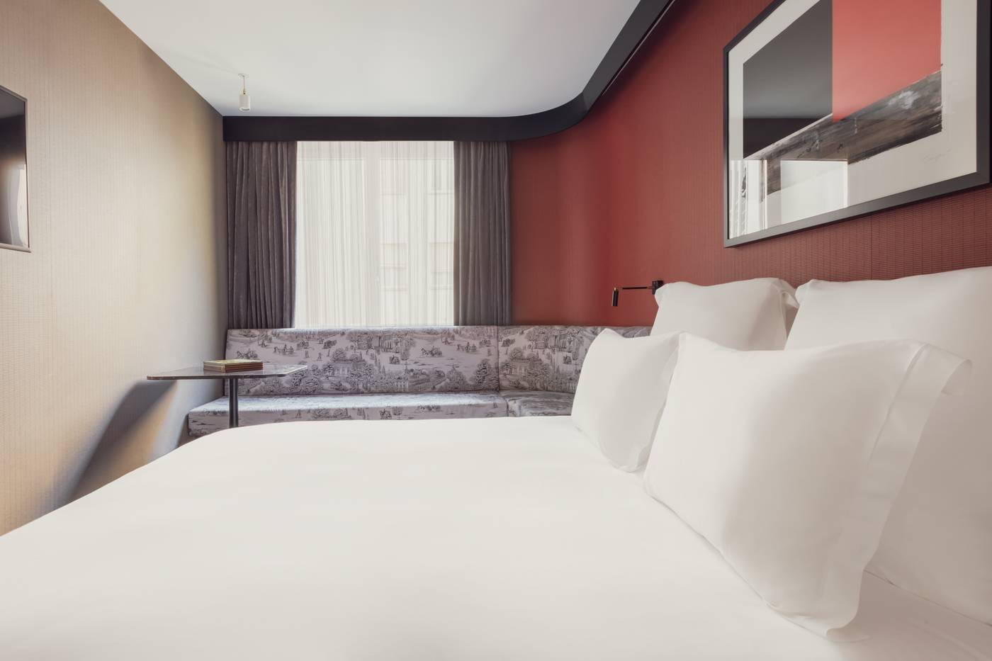 The-Pavilions-Madrid-Room-31