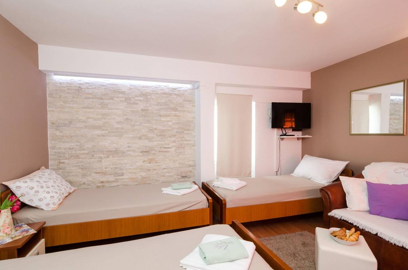 Guest-House-Cuk-Room-20