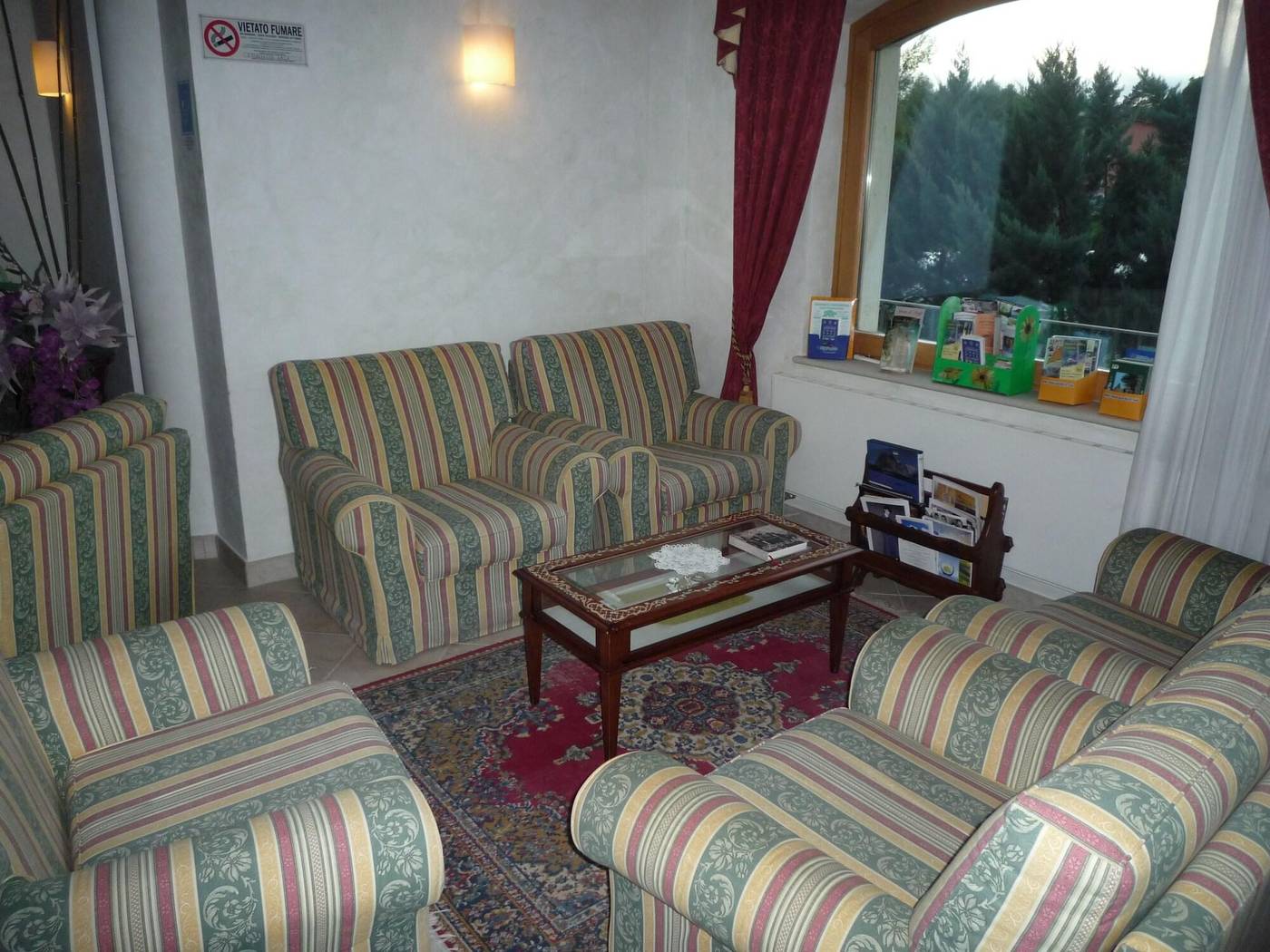 Albergo-Il-Giardino-Del-Rio-Lobby-8