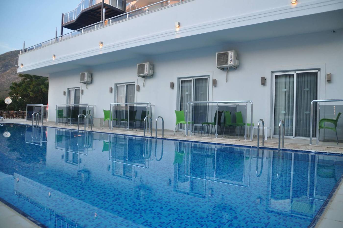 Sunshine-Holiday-Resort-Pool-17