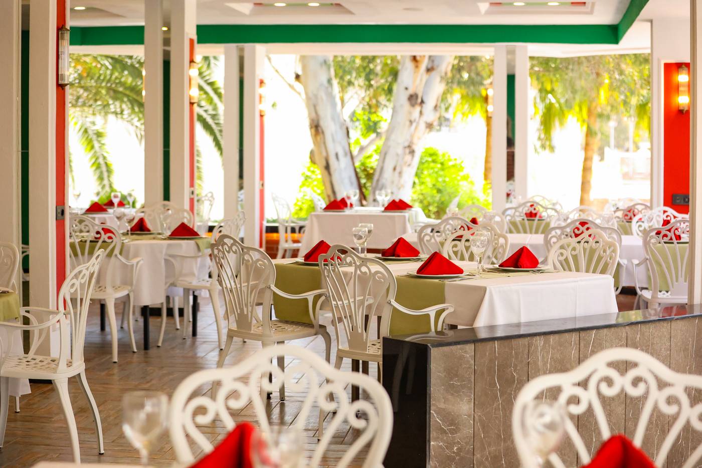 Green-Bay-Resort---Spa-Restaurant-46