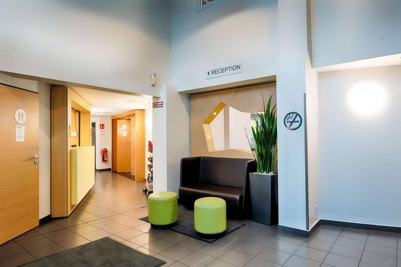 B-b-Hotel-Koln-frechen-Lobby-16