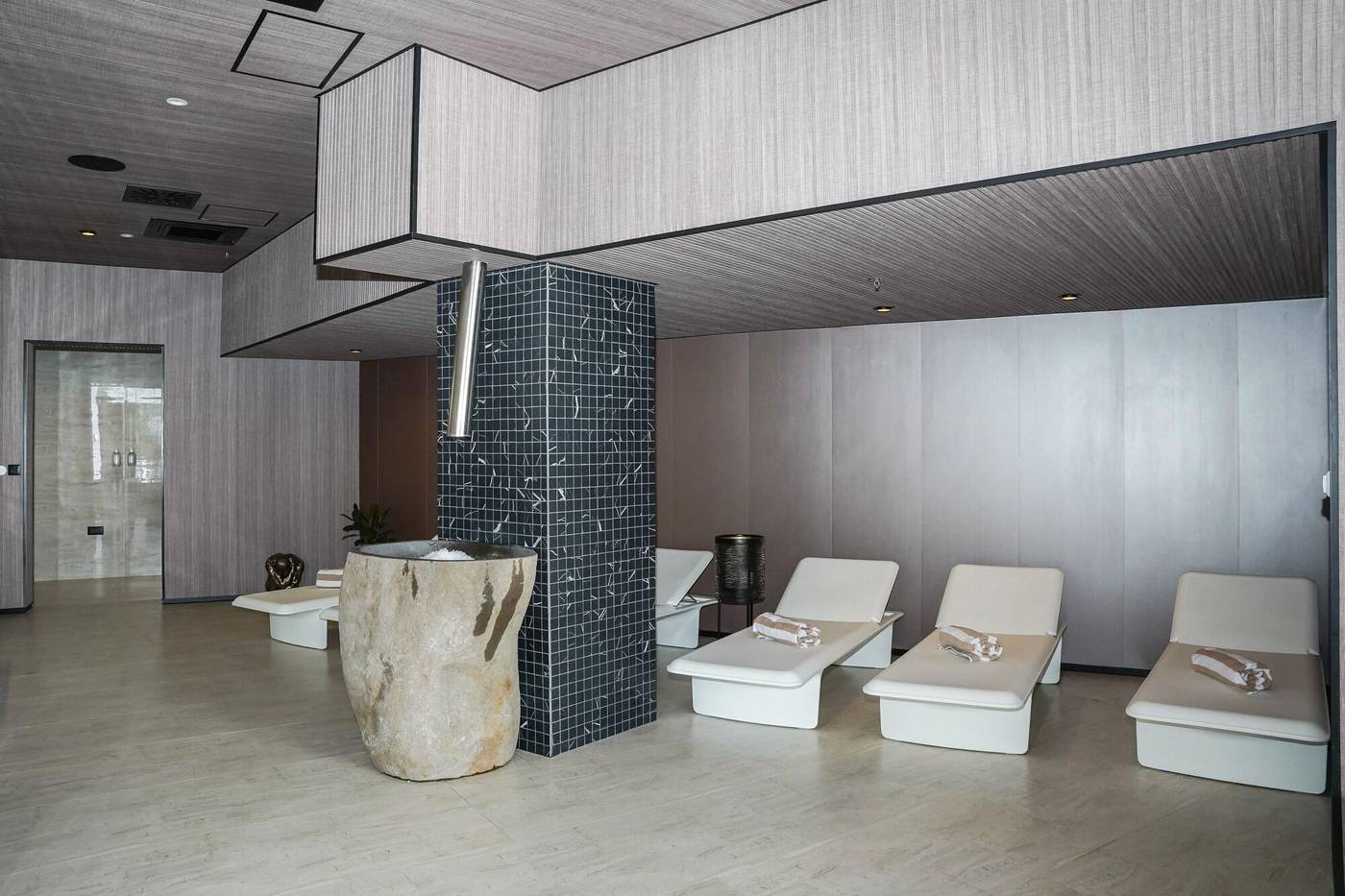 Hotel-Medistone-Sports-and-Entertainment-48