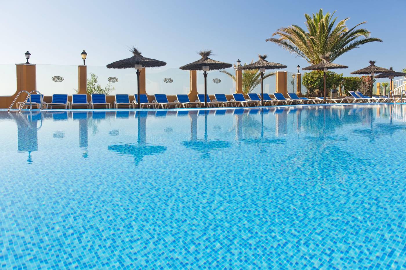 Elba-Castillo-San-Jorge-Pool-8