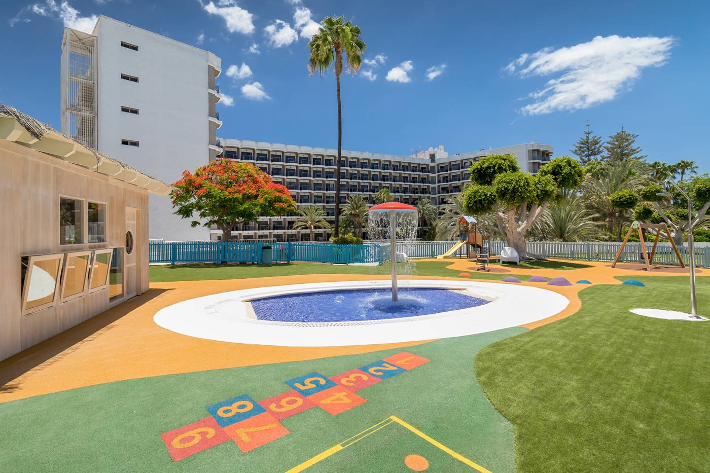 Barcelo-Margaritas-Sports-and-Entertainment-35