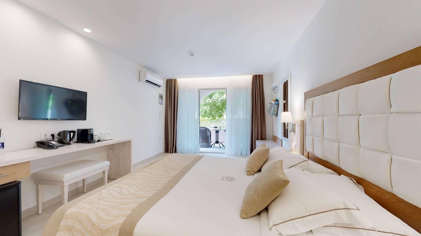 Athena-Pallas--Room-30