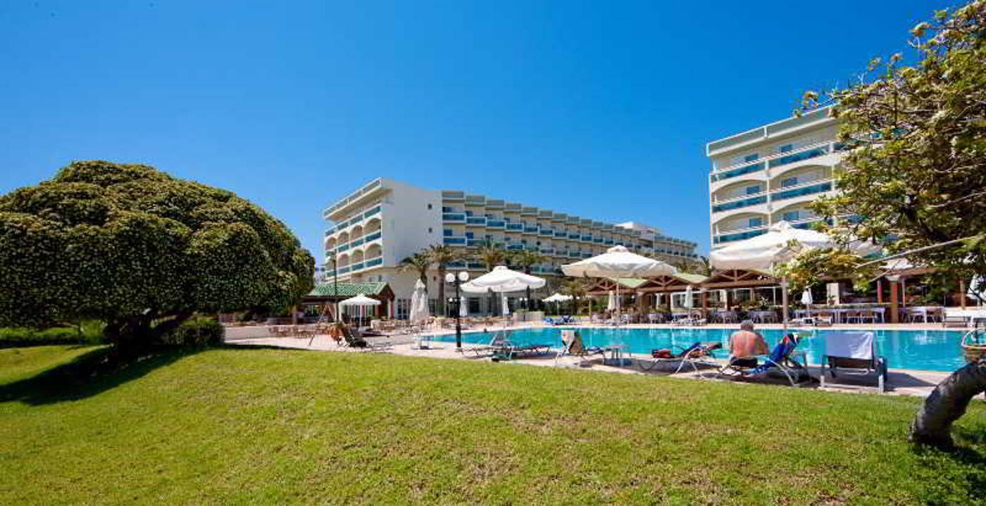 Apollo-Beach-Lobby-3