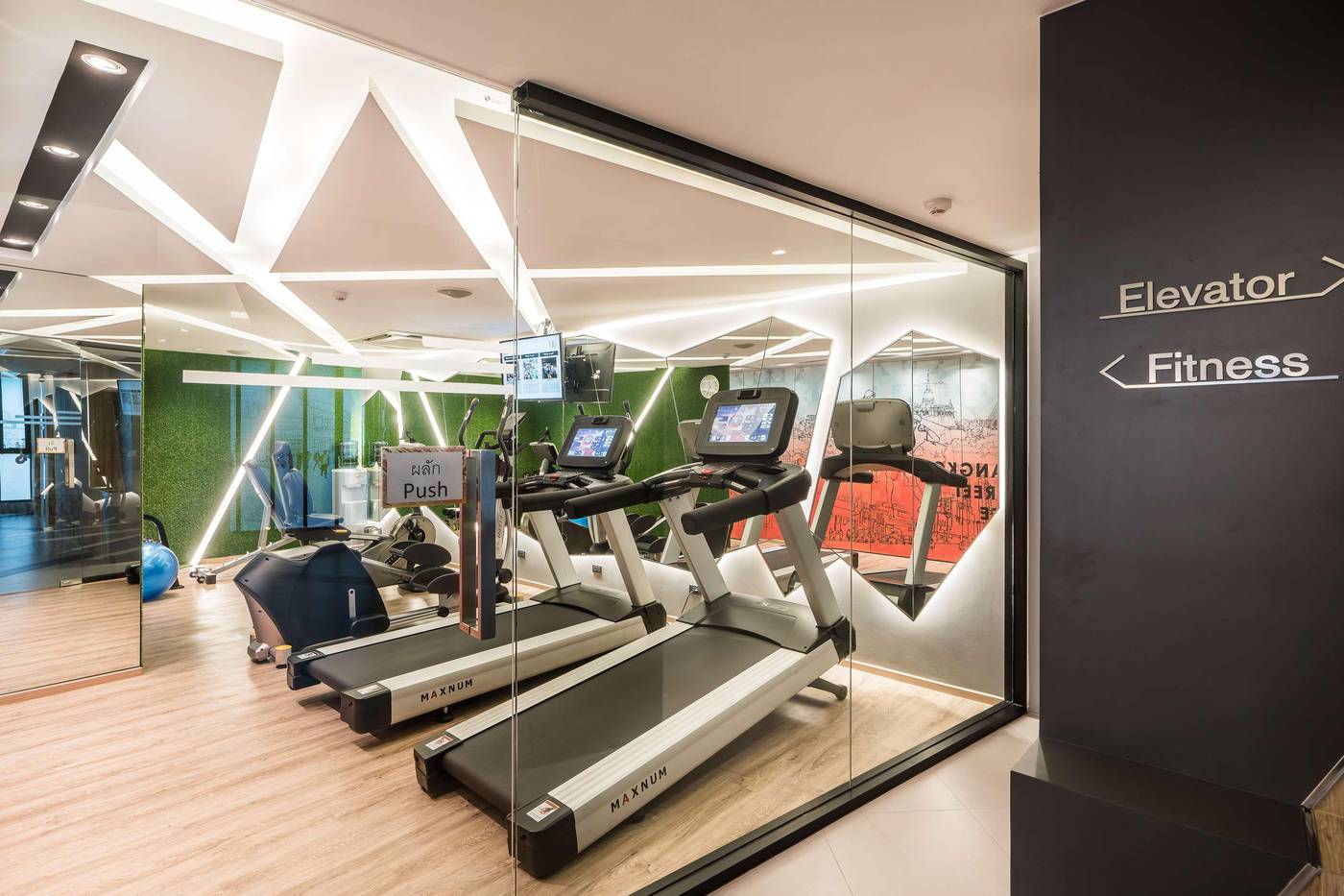 Vib-Best-Western-Sanam-Pao-Sports-and-Entertainment-37