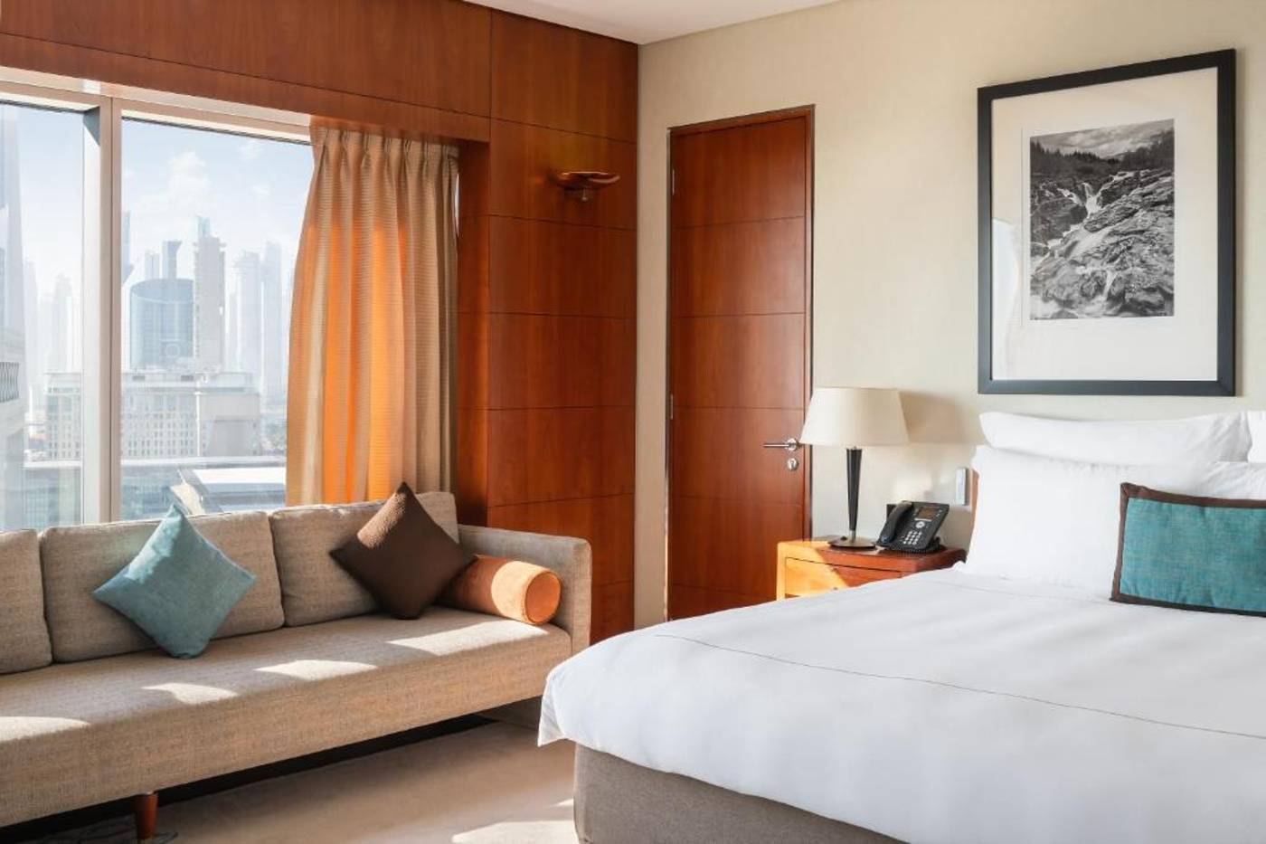 Jumeirah-Emirates-Towers-Room-22