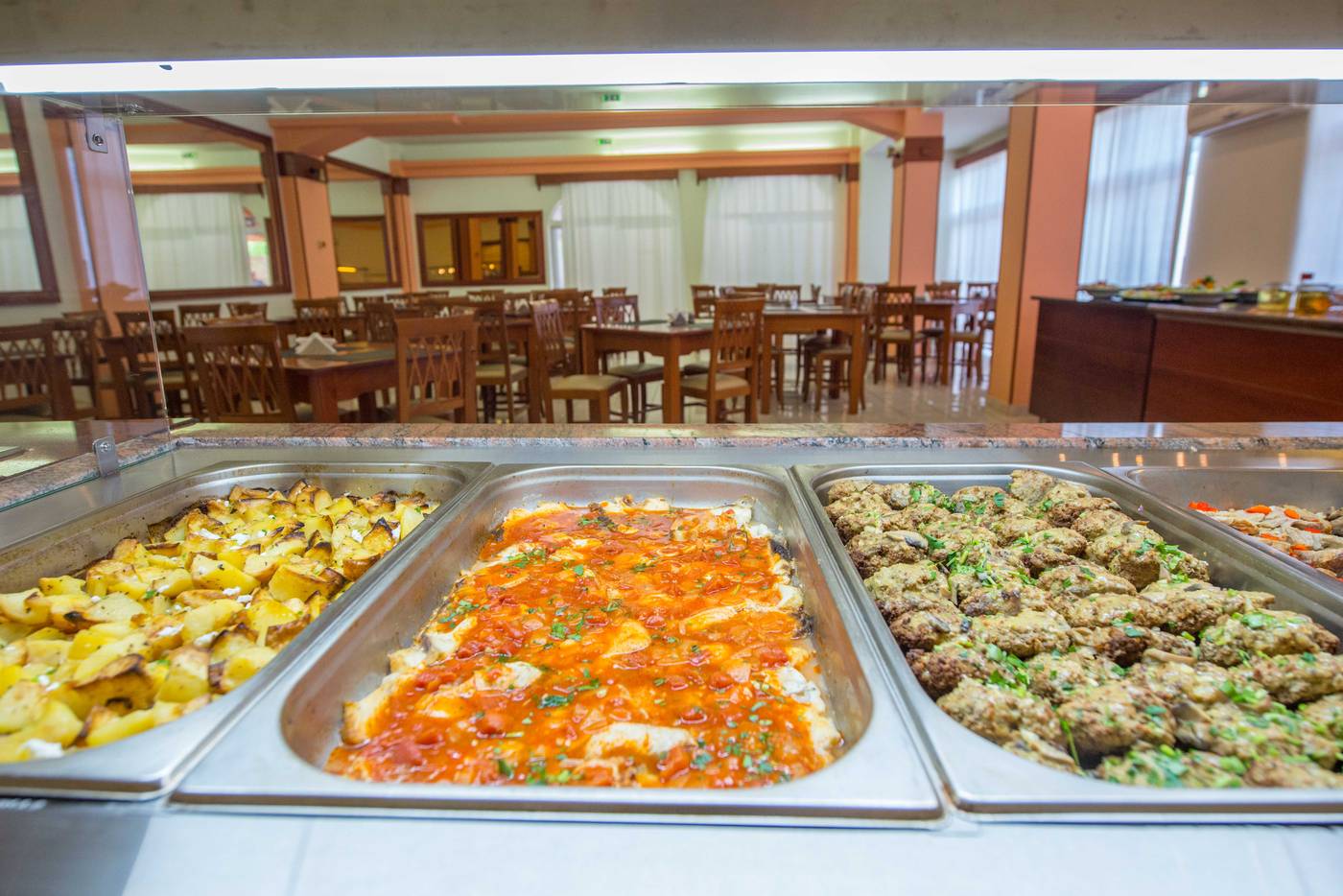 Silver-Beach-Hotel-and-Annexe-Apartments---Adults-Only-Restaurant-27