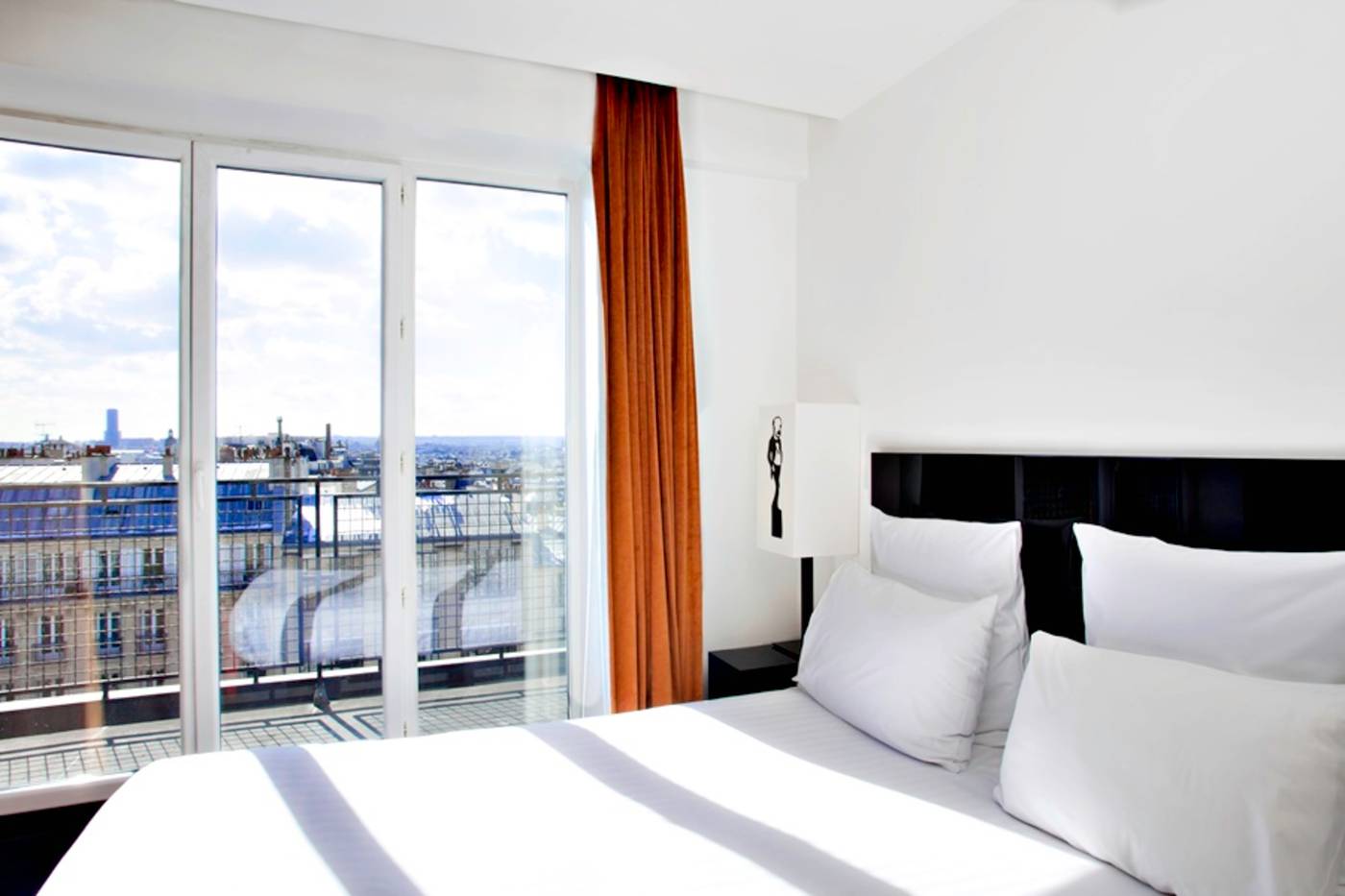 Le-Chat-Noir-Room-42