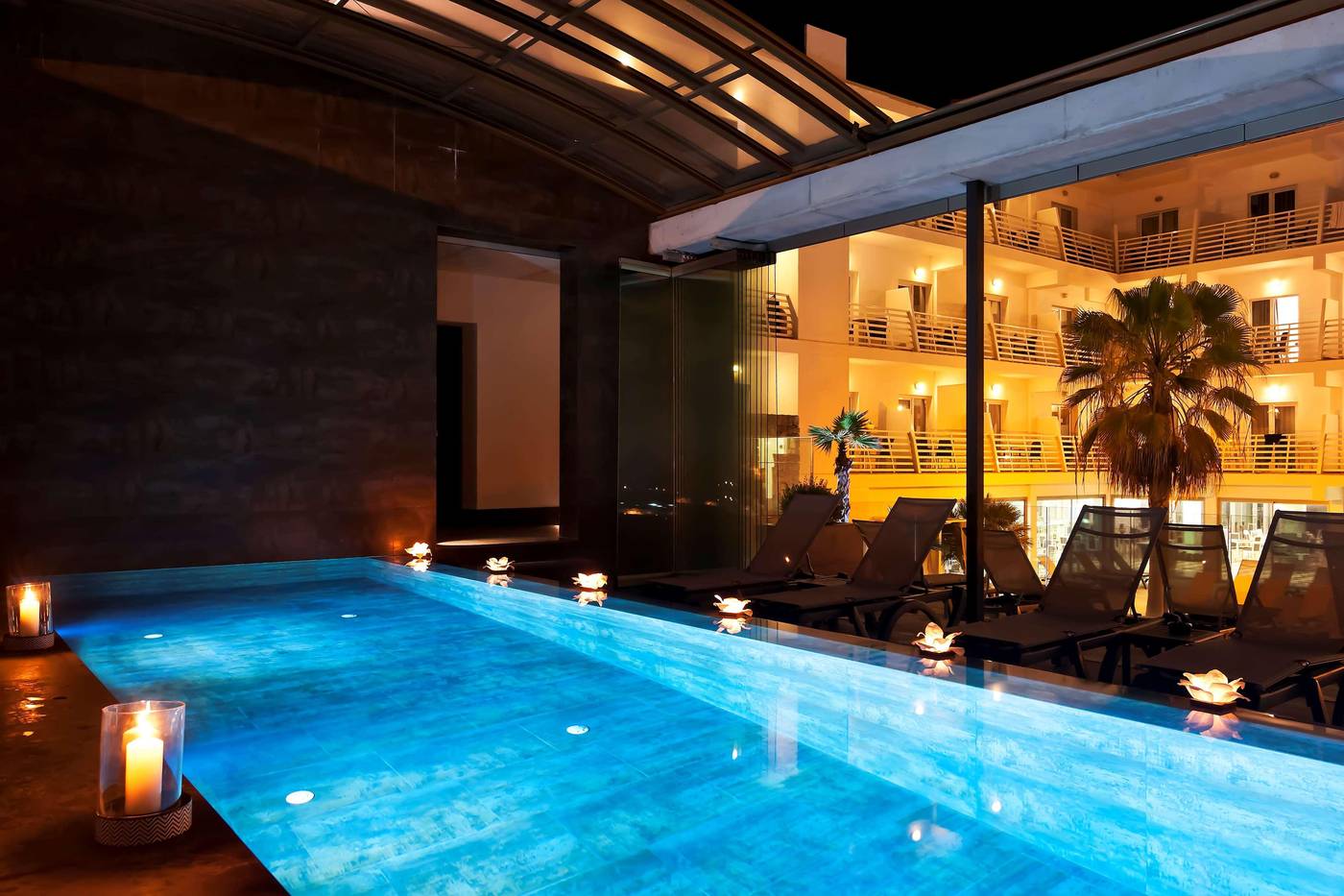 Barcel-----Hamilton-Menorca-Pool-41