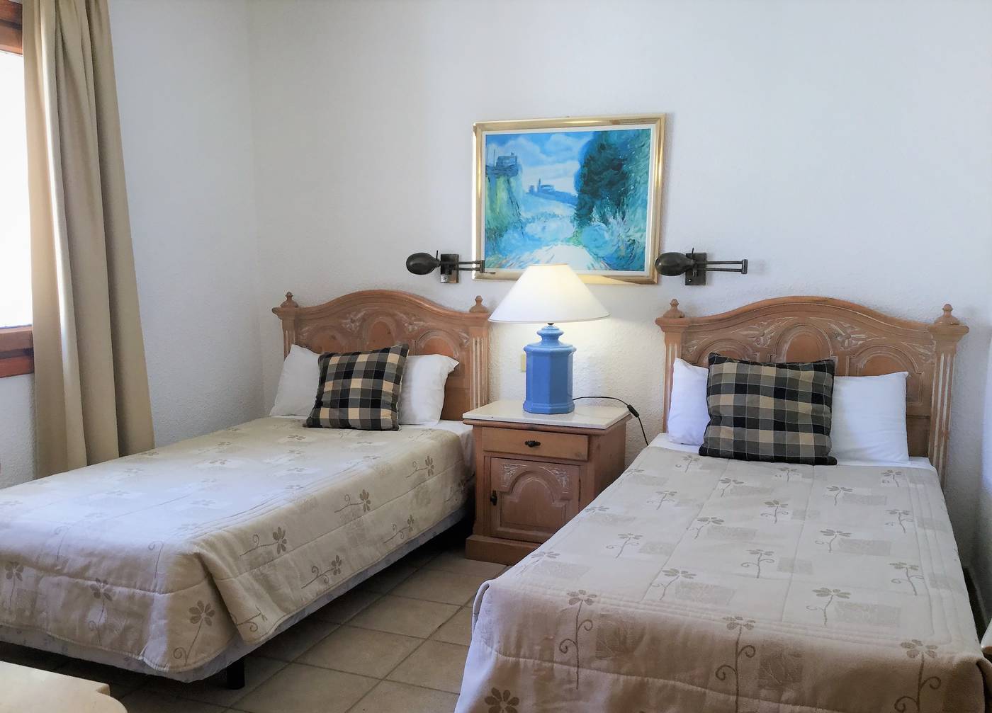 ONA-Beverly-Hills-Room-23