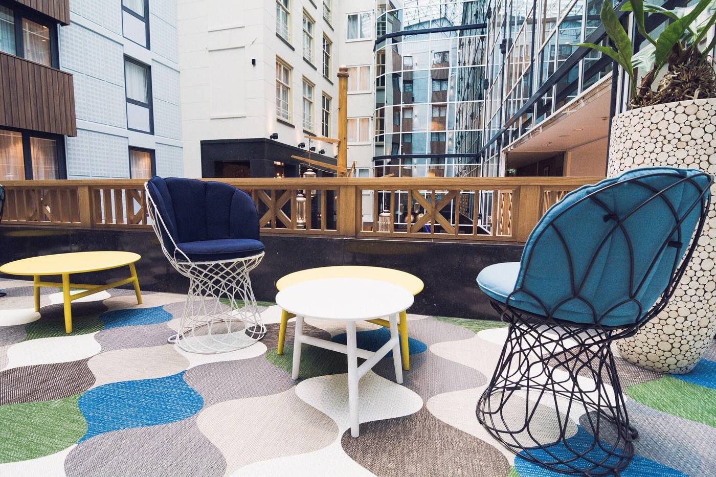 Radisson-Blu-Hotel-Amsterdam-Lobby-68