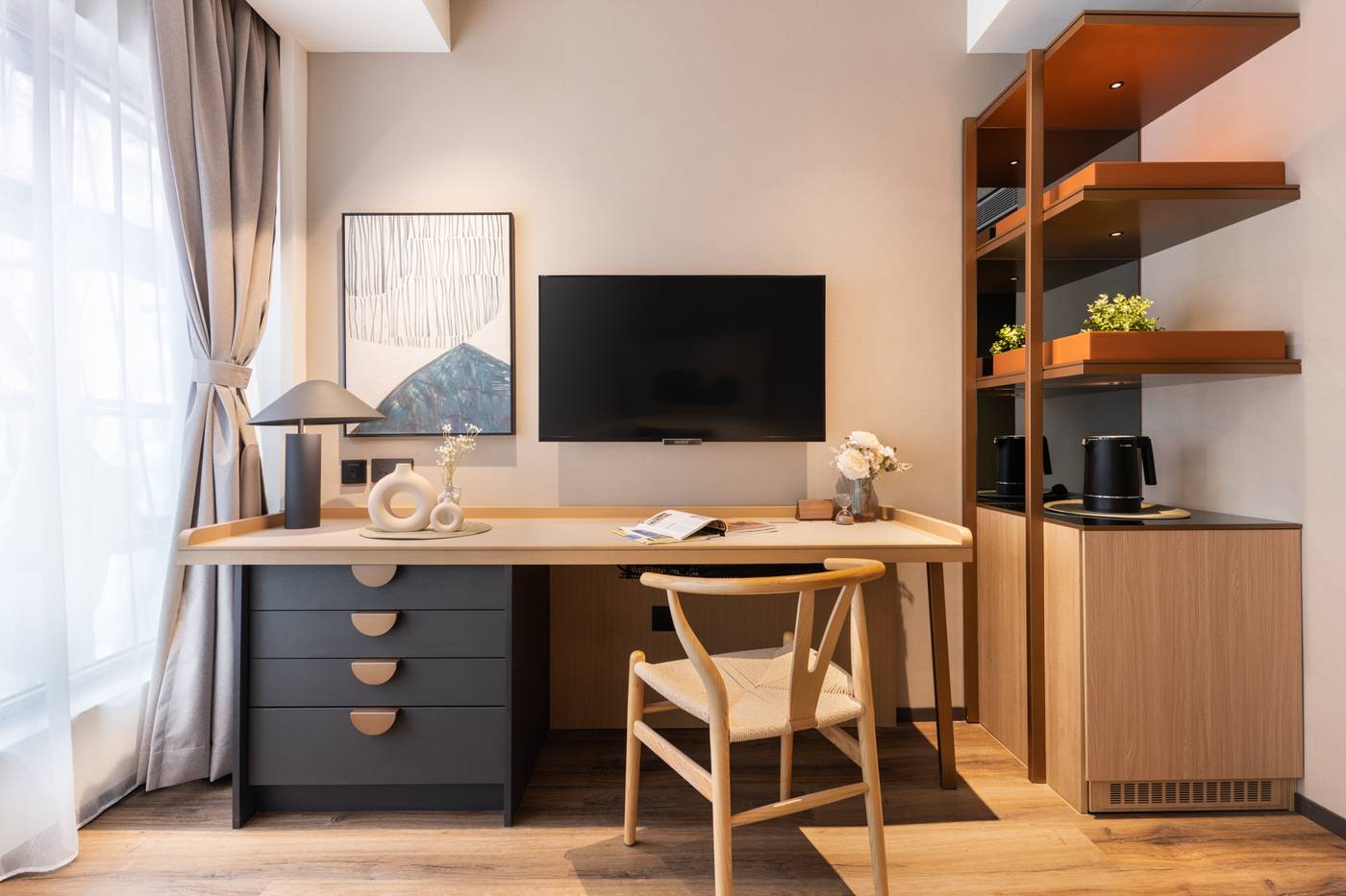 Dash-Living-On-Prat-Room-22