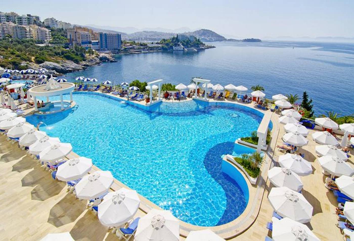 Korumar-Hotel-De-Luxe-Pool-4