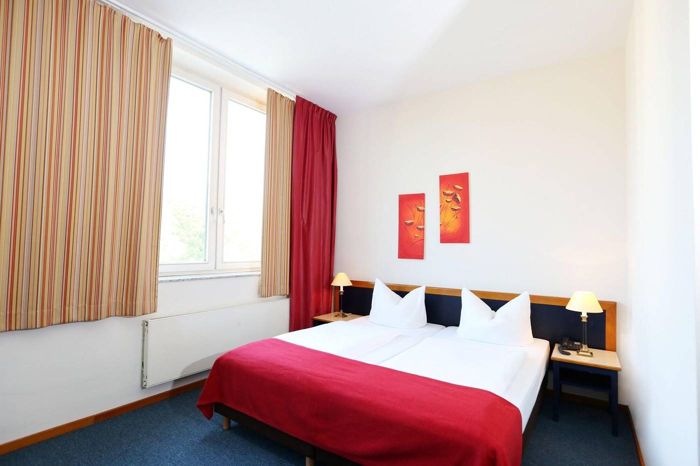 H24-Hoteltow-Room-19