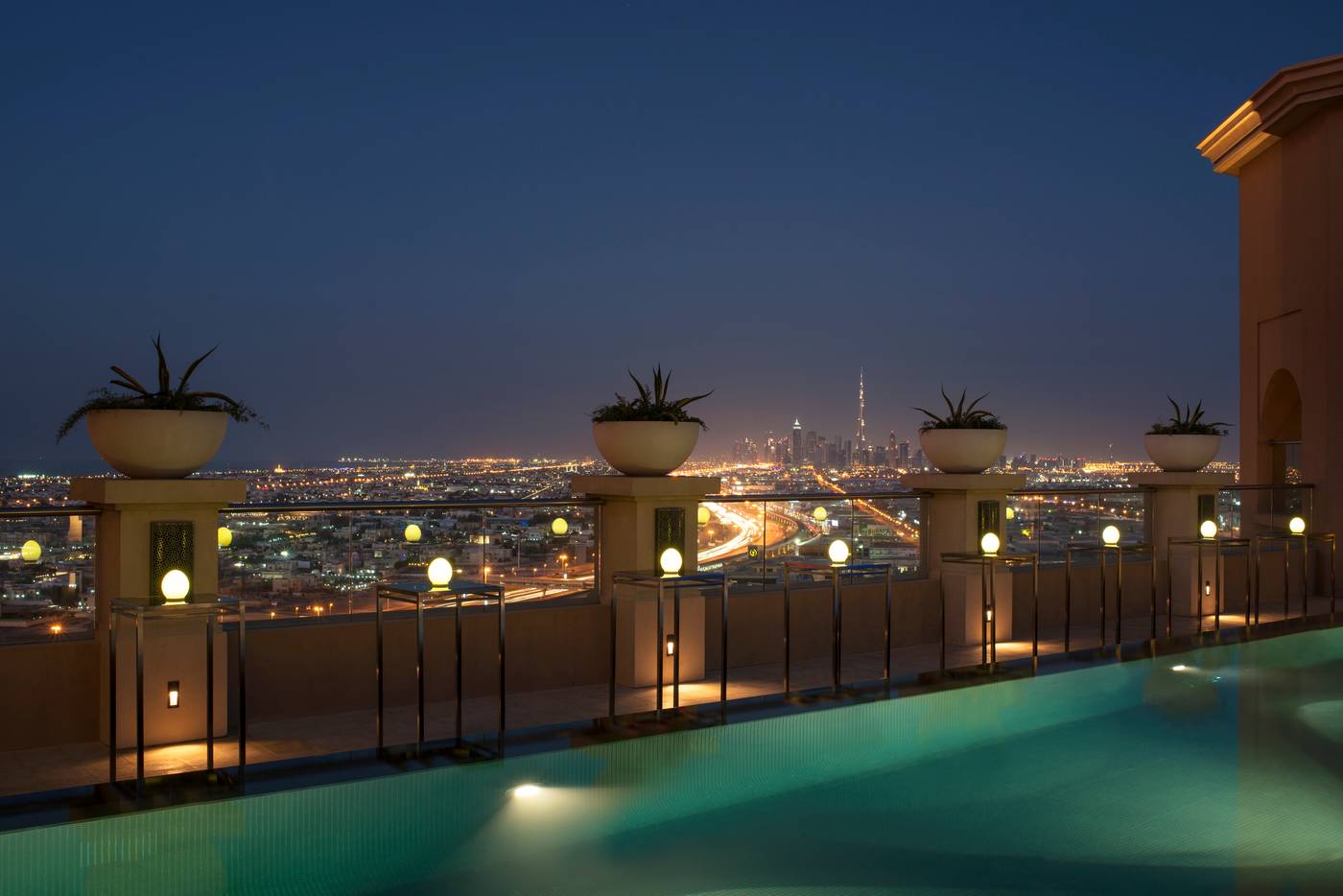 Sheraton-Dubai-Mall-of-the-Emirates-Hotel-Pool-3