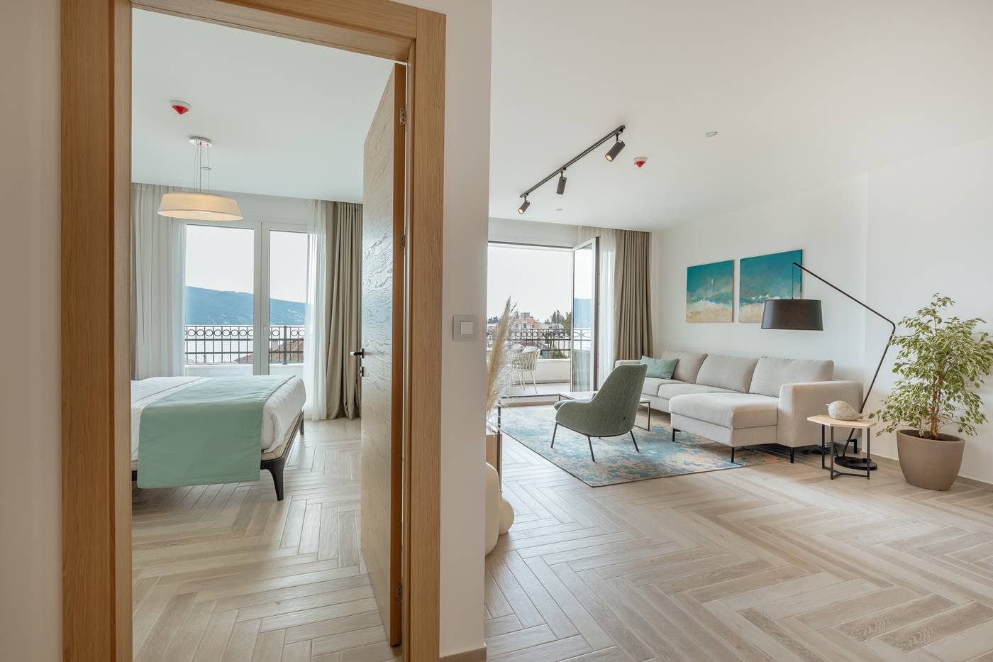 Lazure-Hotel---Marina-Room-38